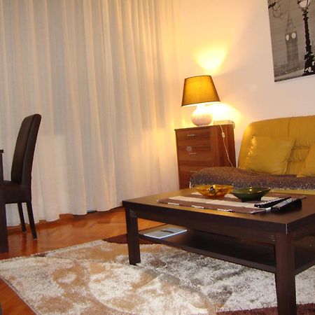 Centre Point Apartment 포드고리차 객실 사진