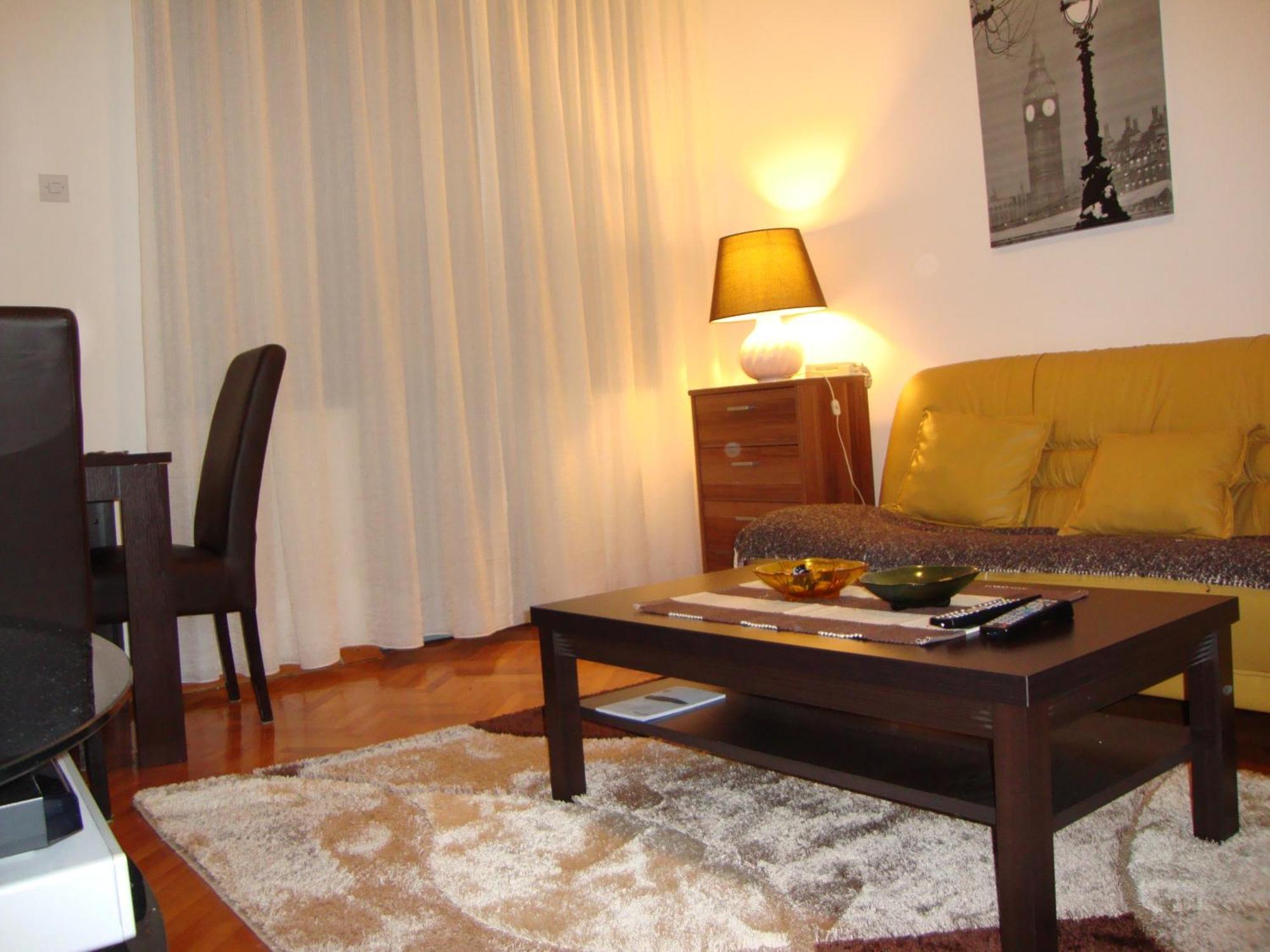 Centre Point Apartment 포드고리차 객실 사진